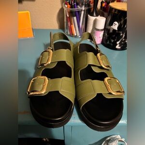 Time and Tru Dad Big Buckle Sandals